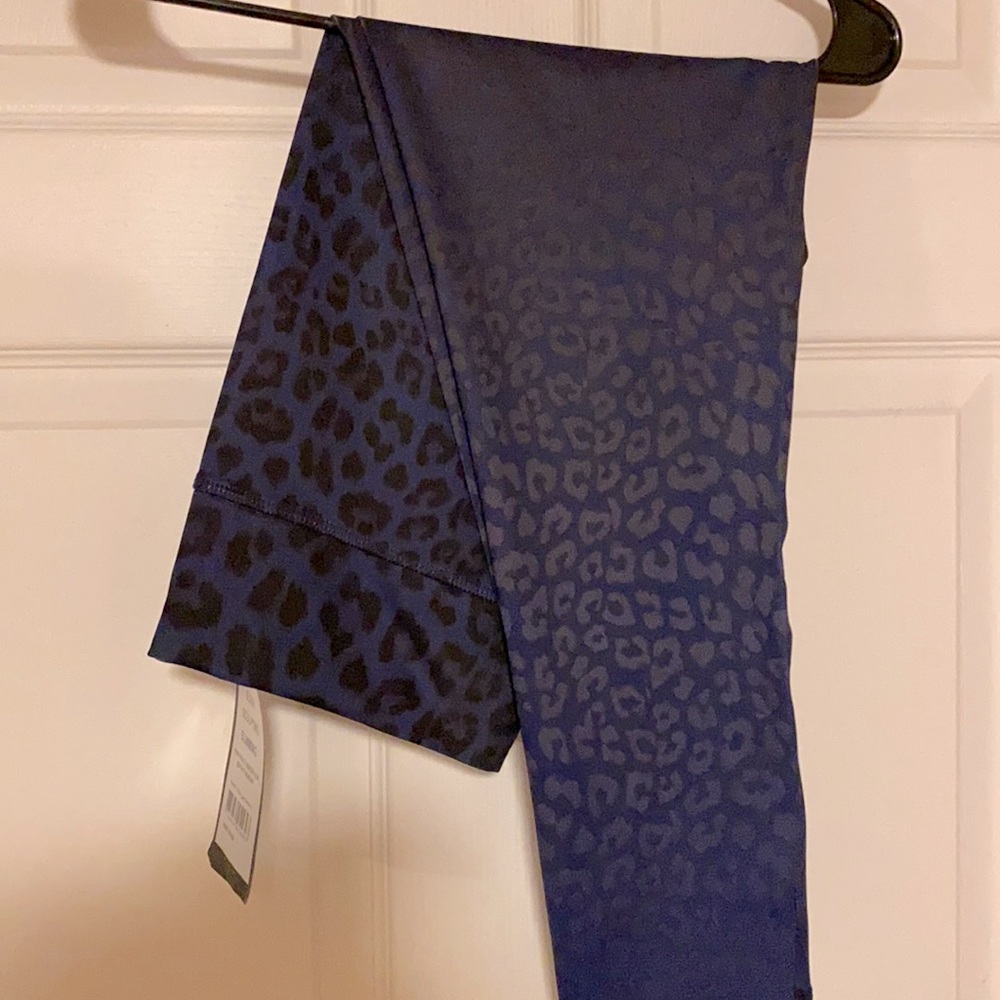 Blue leopard leggings